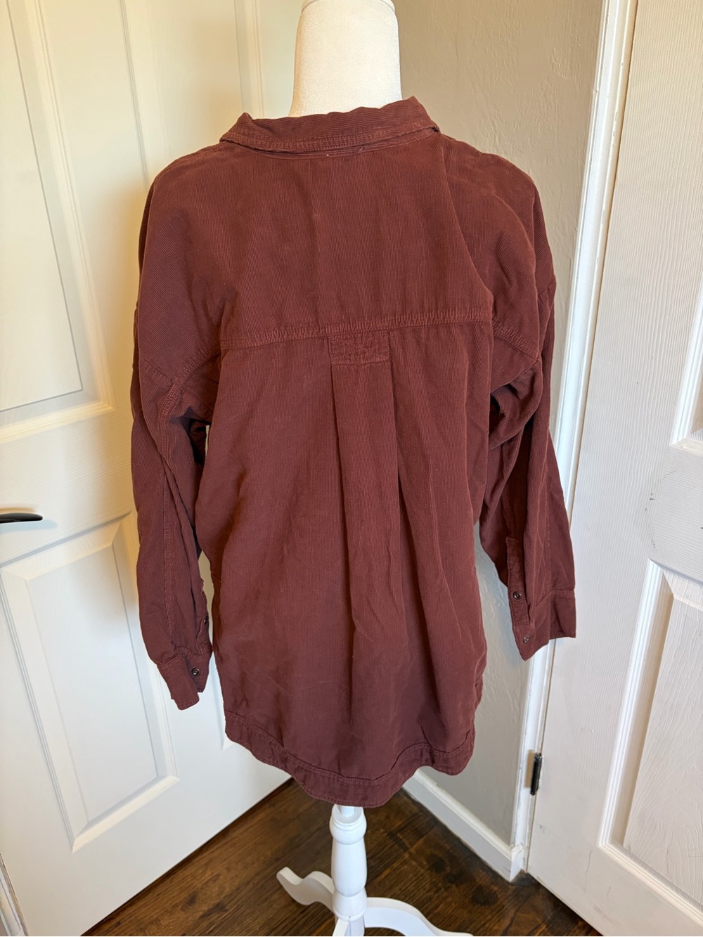 Pilcro Anthropologie Corduroy Button-Up Shirt in Rust brown oversized - Picture 6 of 7